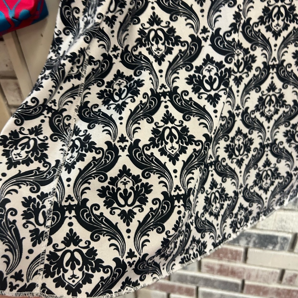 🛍️Tranquility Ladies Size XXl Black/White Skirt - Picture 3 of 7